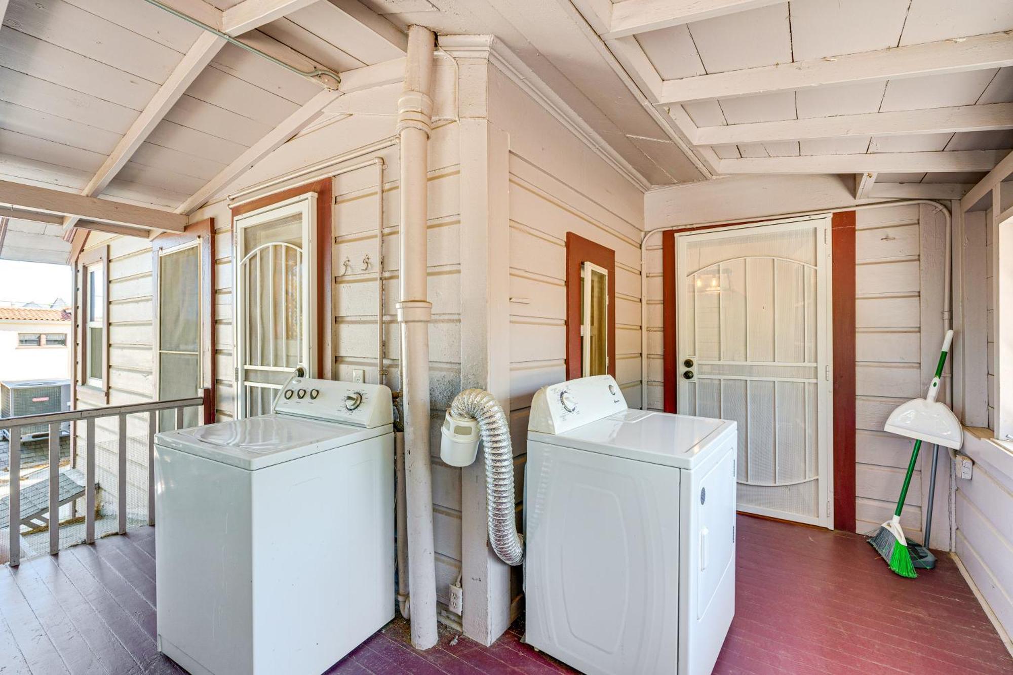 Bright Woodland Apartment Walk To Main Street ภายนอก รูปภาพ