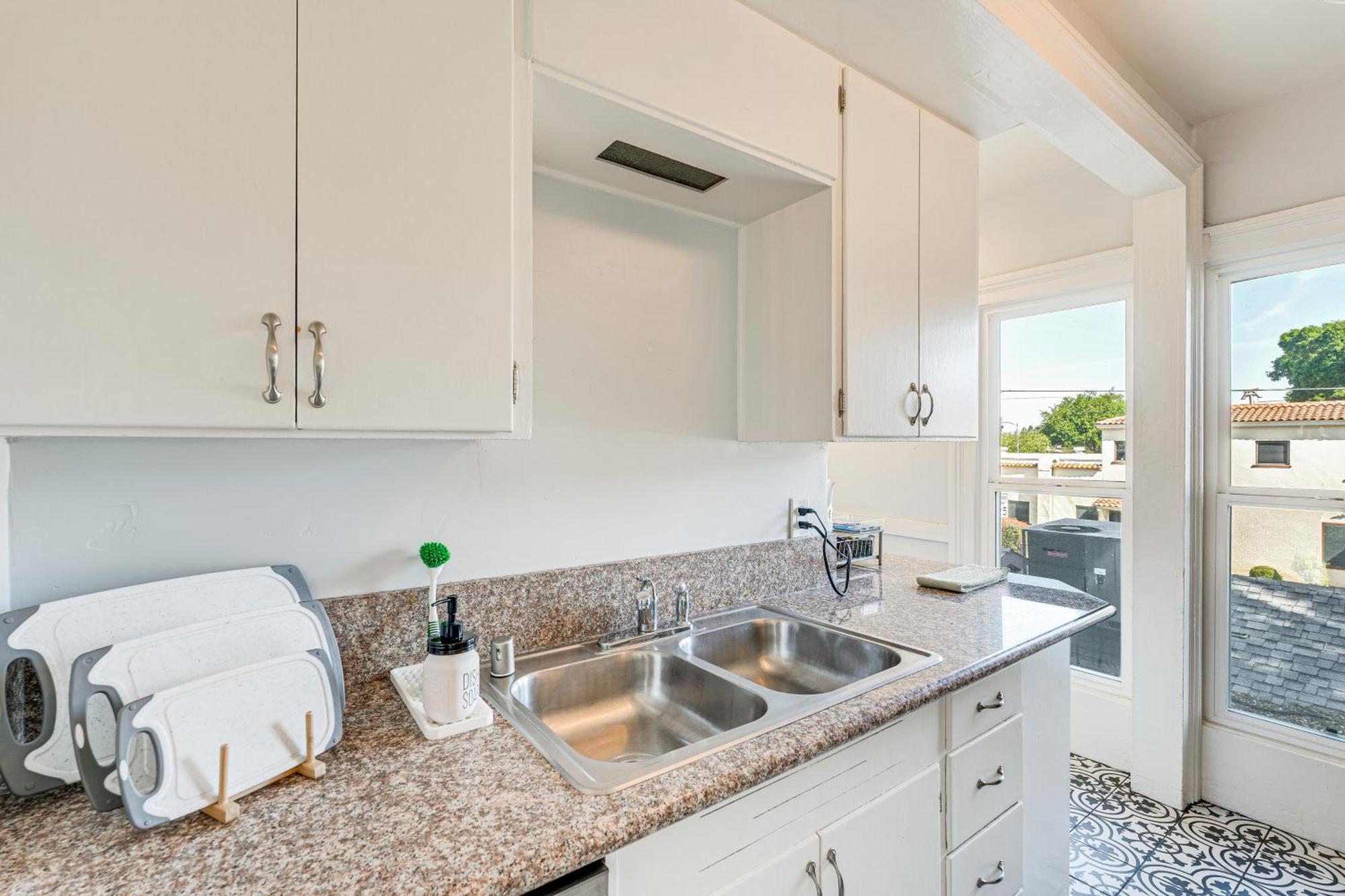 Bright Woodland Apartment Walk To Main Street ภายนอก รูปภาพ