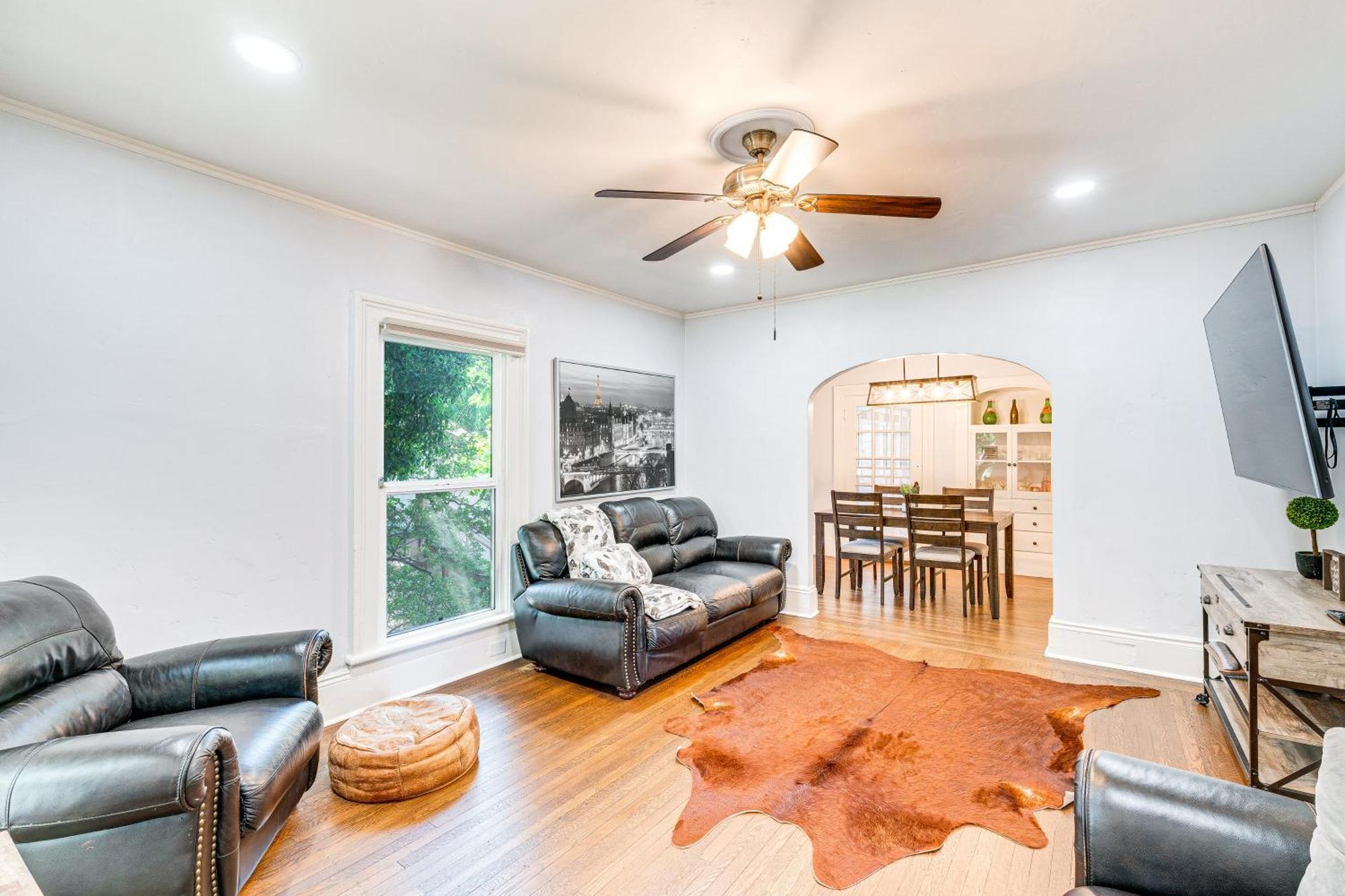 Bright Woodland Apartment Walk To Main Street ภายนอก รูปภาพ
